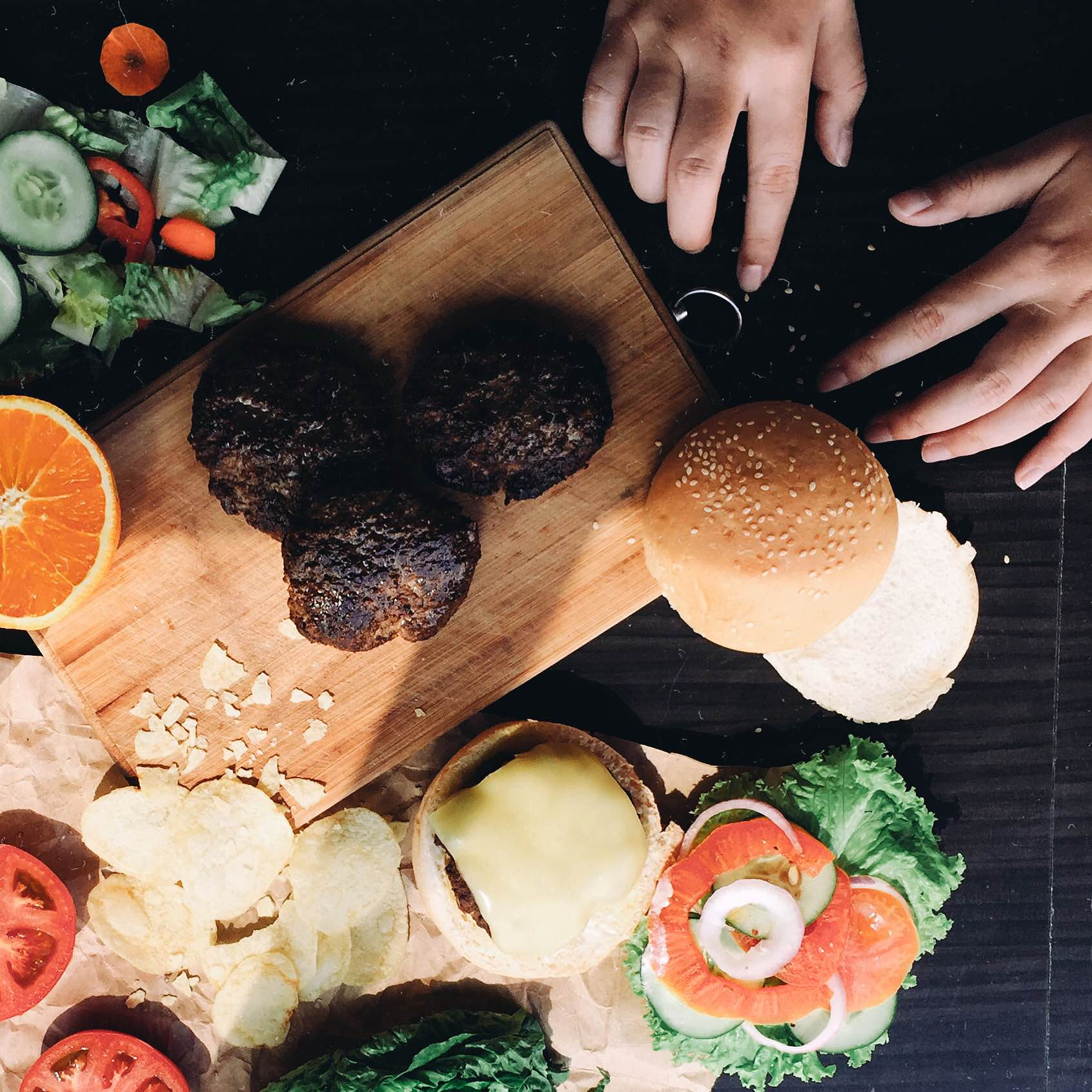 Burger with Fresh Vegetables